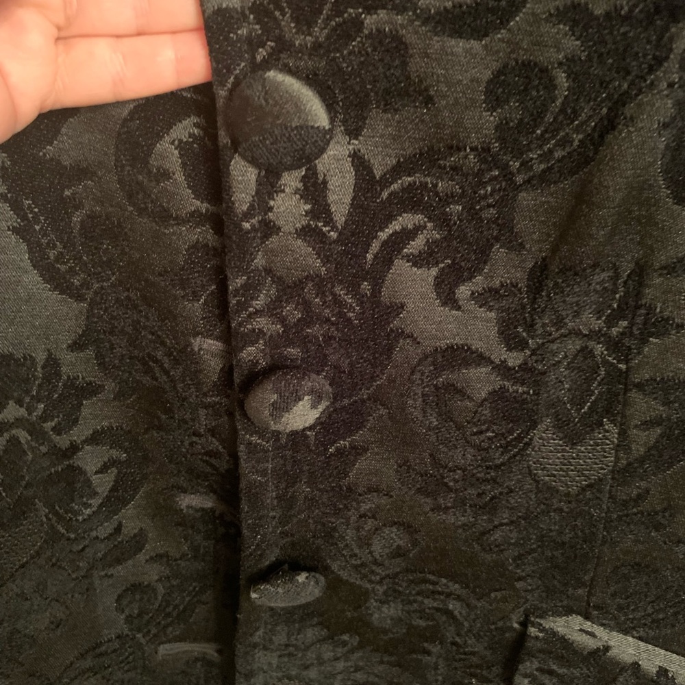 Beautiful flocked jacket - Picture 3 of 8